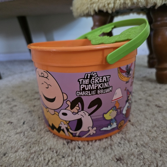 Halloween Orange Bucket McDonald's Halloween pail from 2016, Charlie Brown - Picture 1 of 6